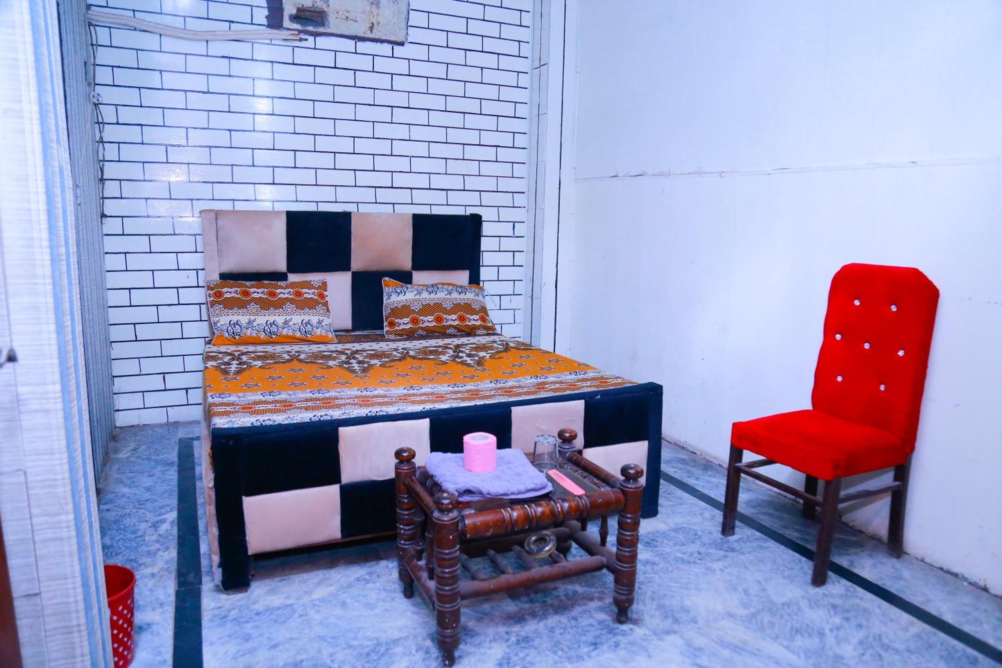 New Taj Family Hotel Lahore Bagian luar foto